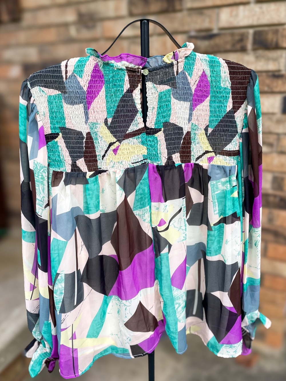 Entro Abstract Print Smocked Ruffle Blouse Large - Picture 2 of 9